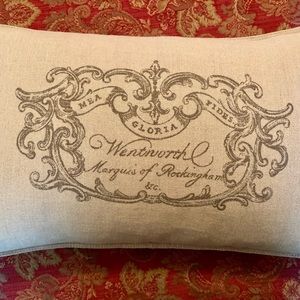 VINTAGE-WASHED HAND-QUILTED BELGIAN FLAX LINEN COVERLET AND SHAMS